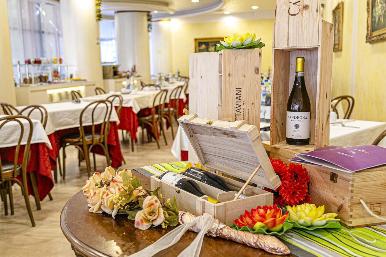 Hotel Metropolitan Bellaria-Igea Marina Eksteriør billede